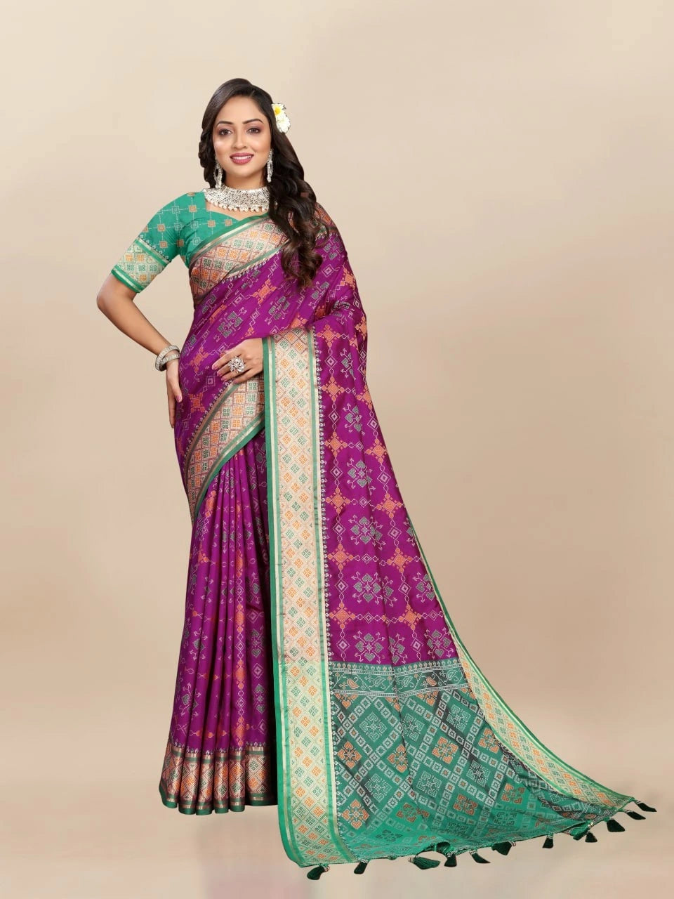 Soft Patola Silk Saree with Meenakari Zari Motifs, Rich Pallu