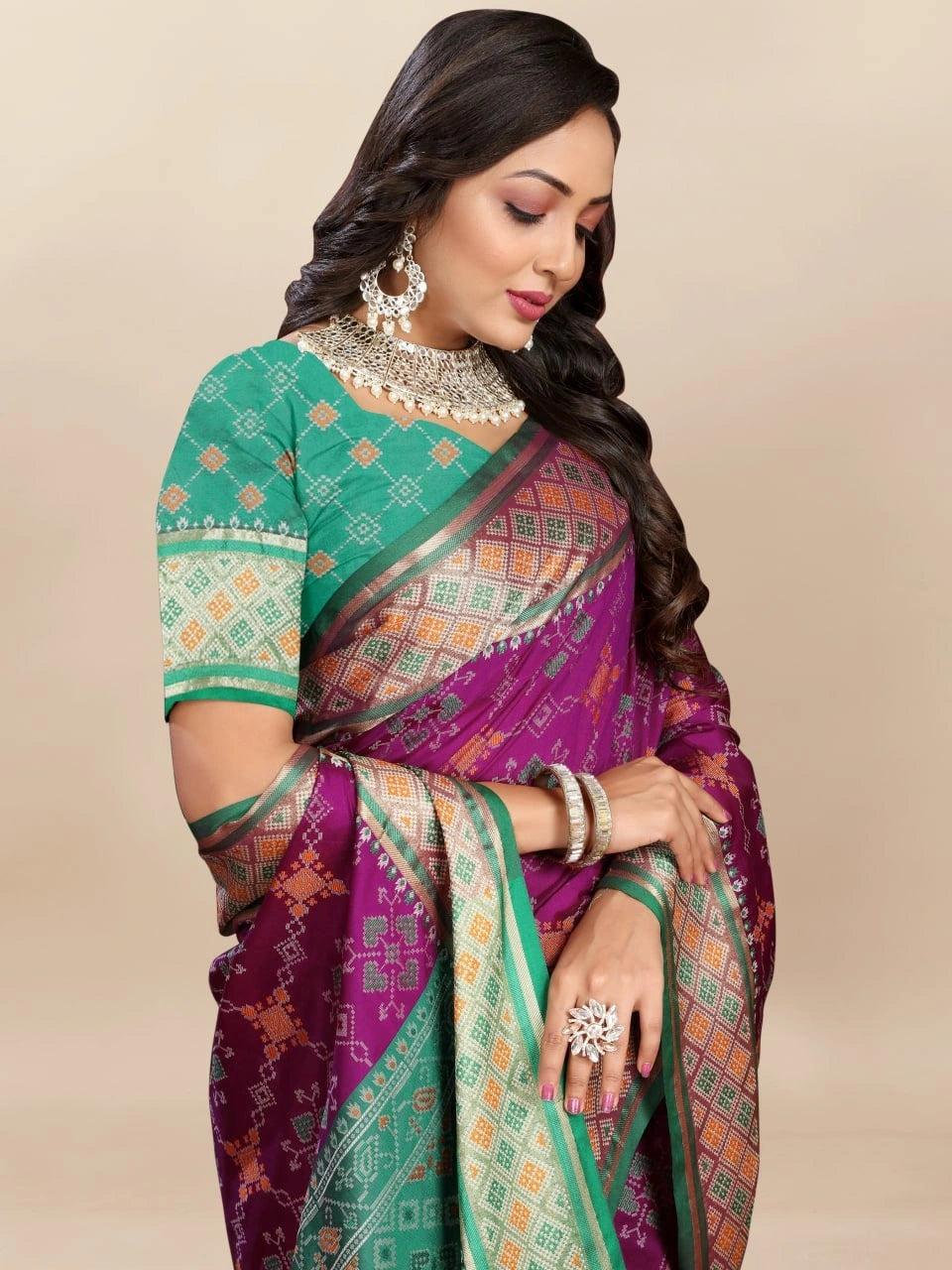 Soft Patola Silk Saree with Meenakari Zari Motifs, Rich Pallu