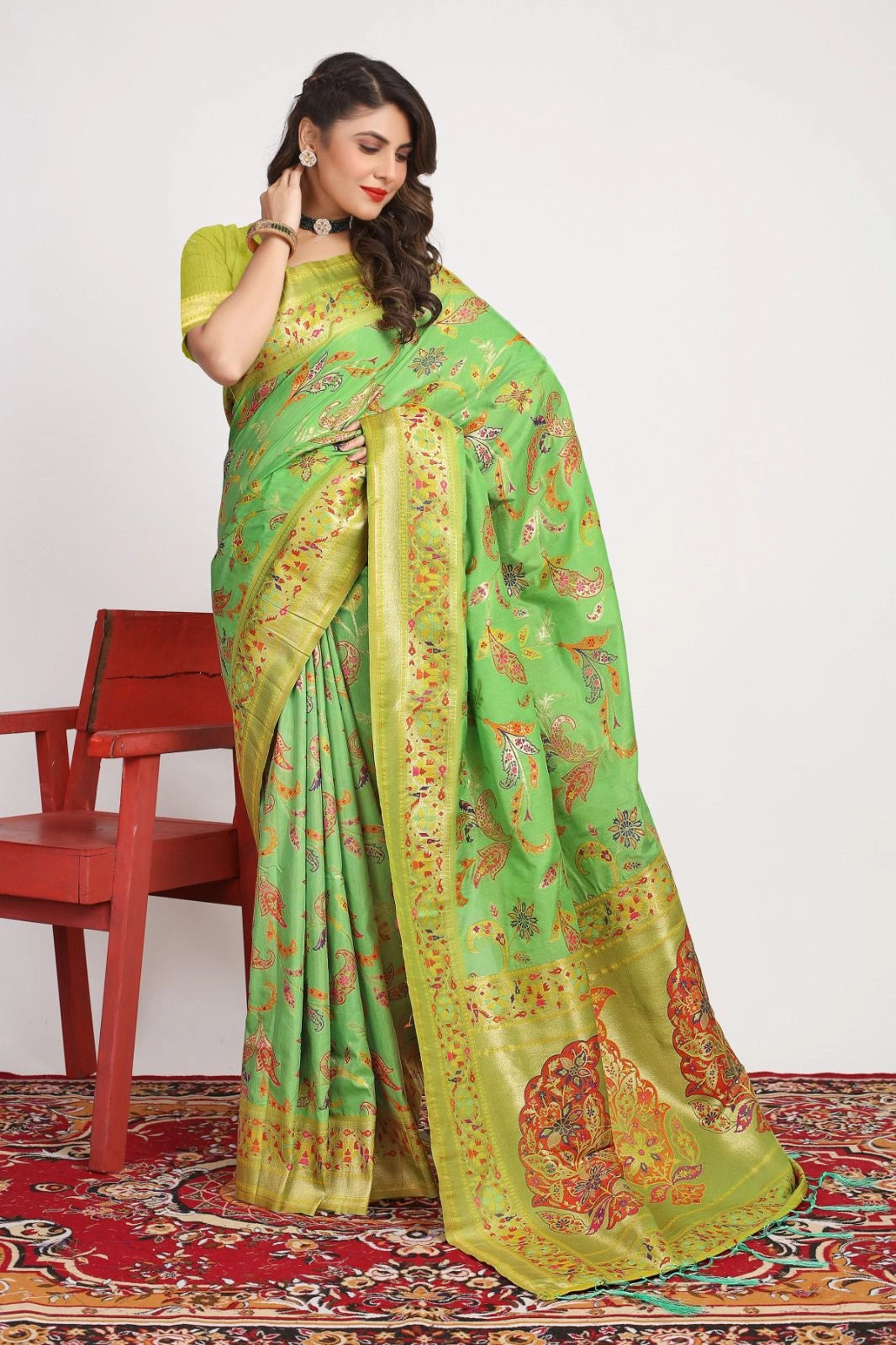 Pure Pashmina Silk Saree: Exquisite Weaving and Colorful Meena Work