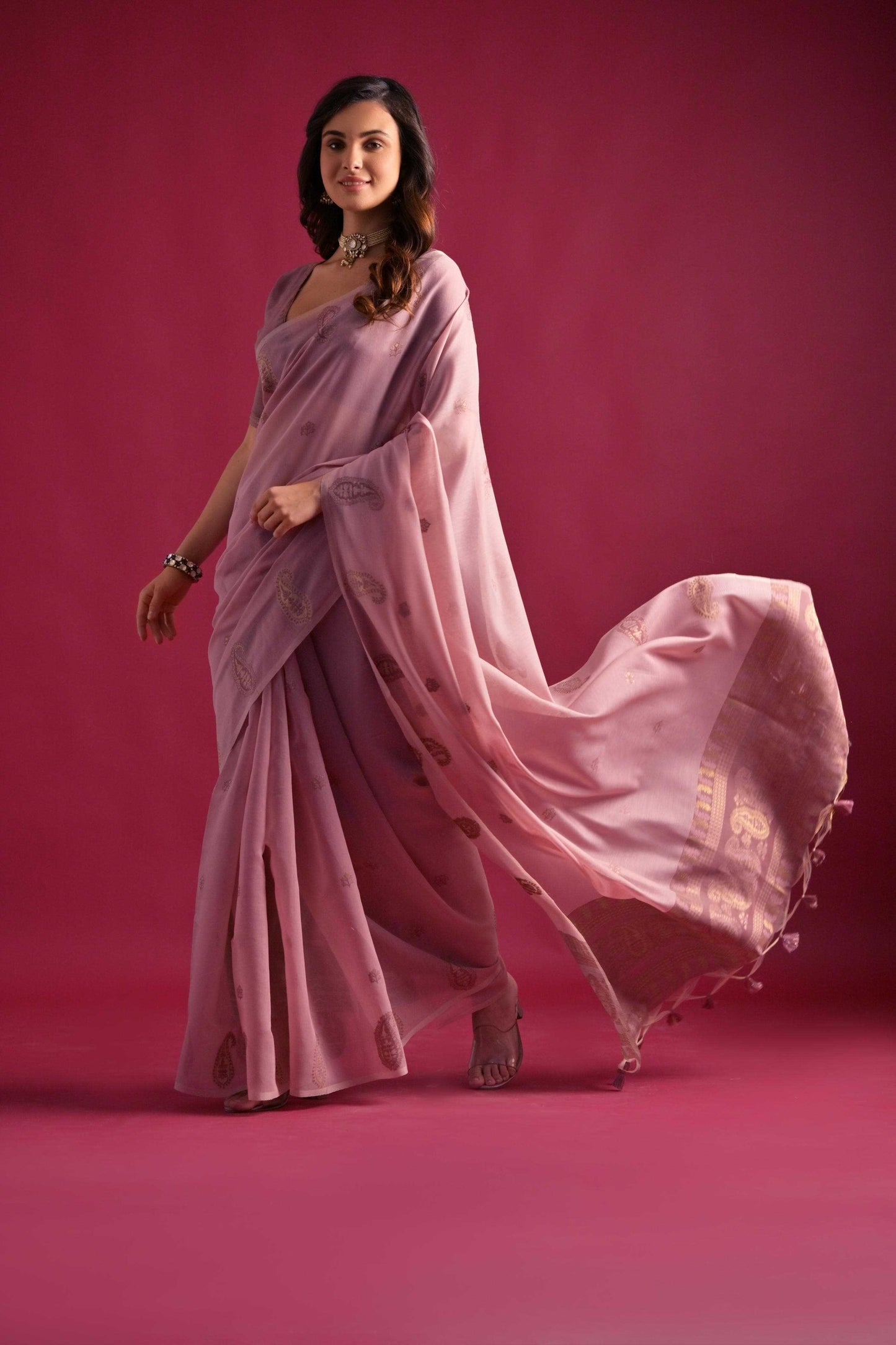 Pink Soft Mul Cotton Saree With Classic Contrast Resham Weaving Pallu