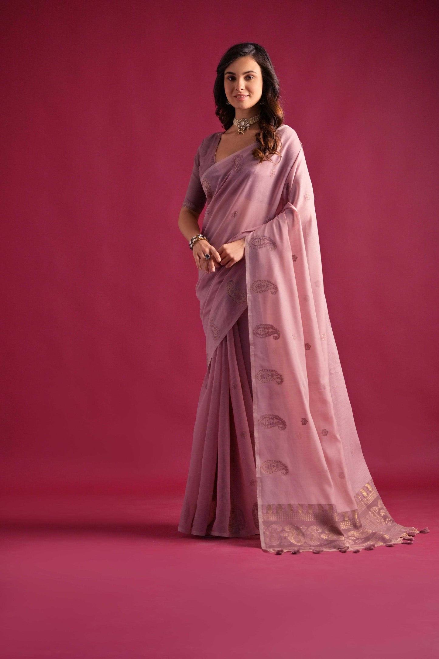 Pink Soft Mul Cotton Saree With Classic Contrast Resham Weaving Pallu