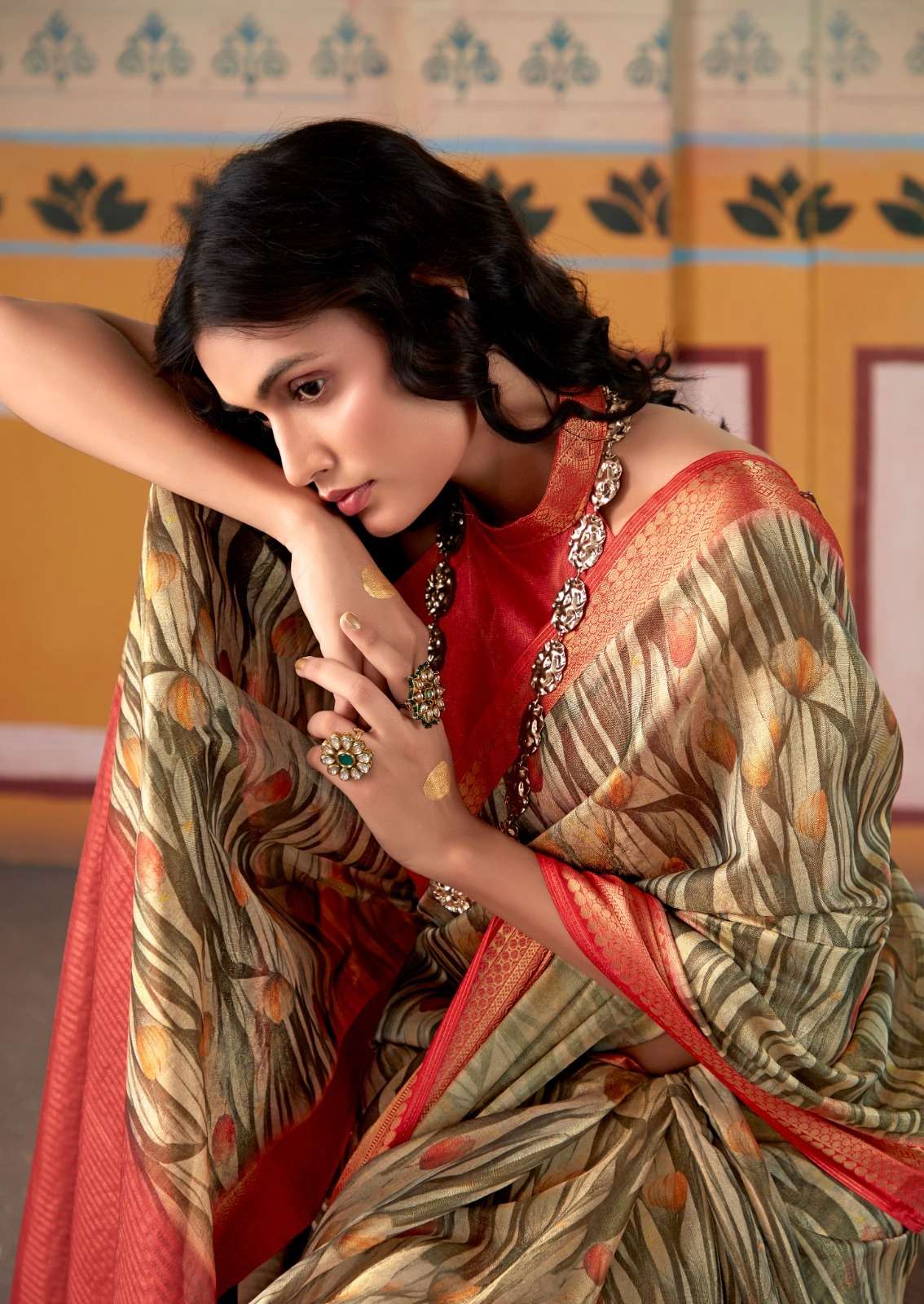 Elegant Handloom Satin Saree with Floral Print