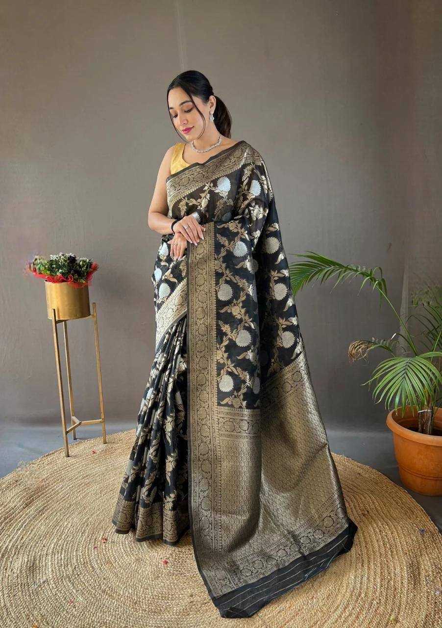 Black Traditional Silk Saree With Zari Border